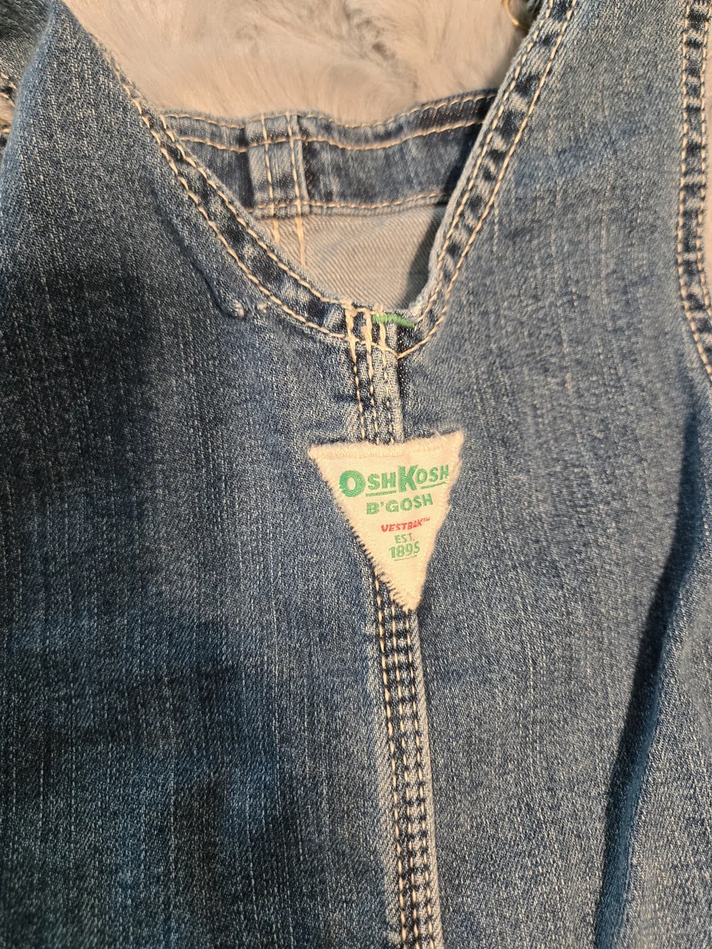 OshKosh Bgosh detailing major